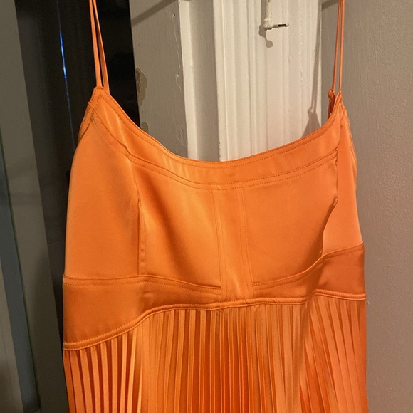 Neon orange pleated midi adjustable strap dress with open back - Picture 2 of 4